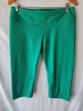 Fabletics, Green Capri leggings size XL